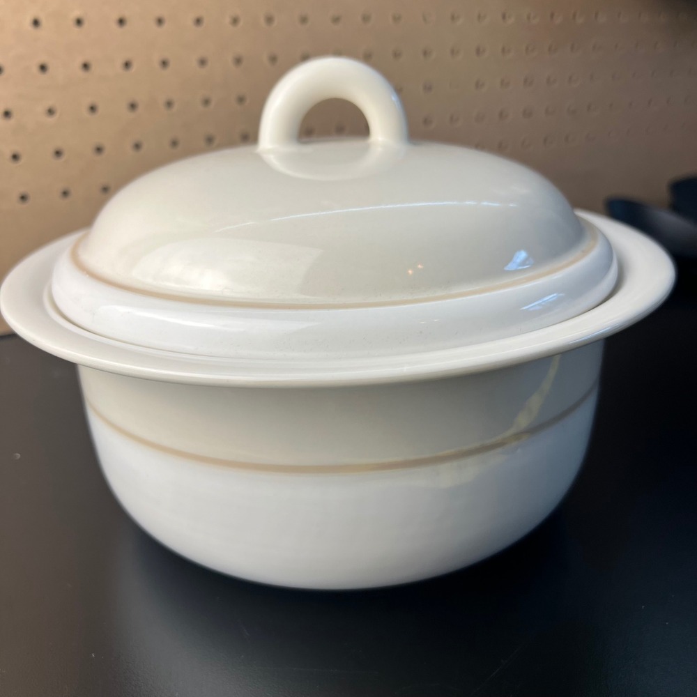 Norway by Epoch Discontinued 2qt Covered Casserole Lid‎ Cream White